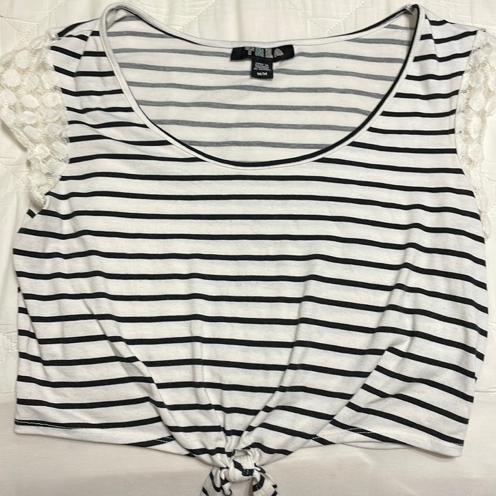Tell Crop Top